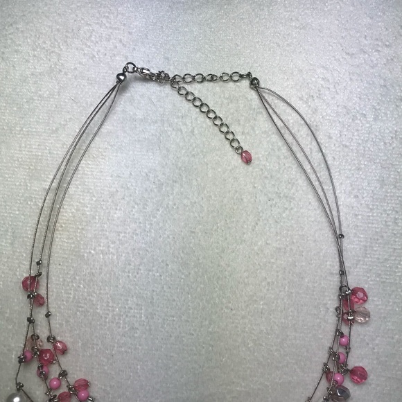 Butterfly charm necklace - Picture 3 of 3